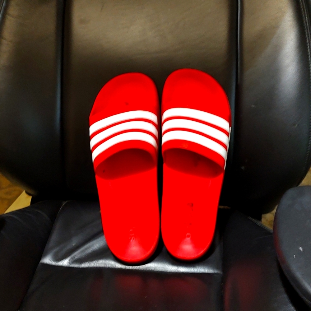 Adidas slips
